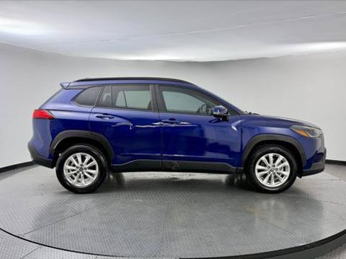 Used 2022 Toyota Corolla Cross LE FWD image 8