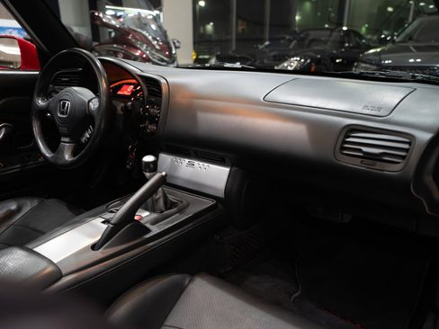 Used 2004 Honda S2000 image 27