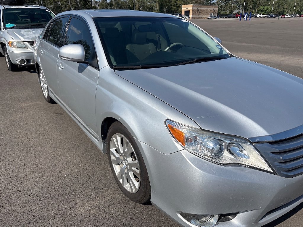 Used 2011 Toyota Avalon FWD image 3