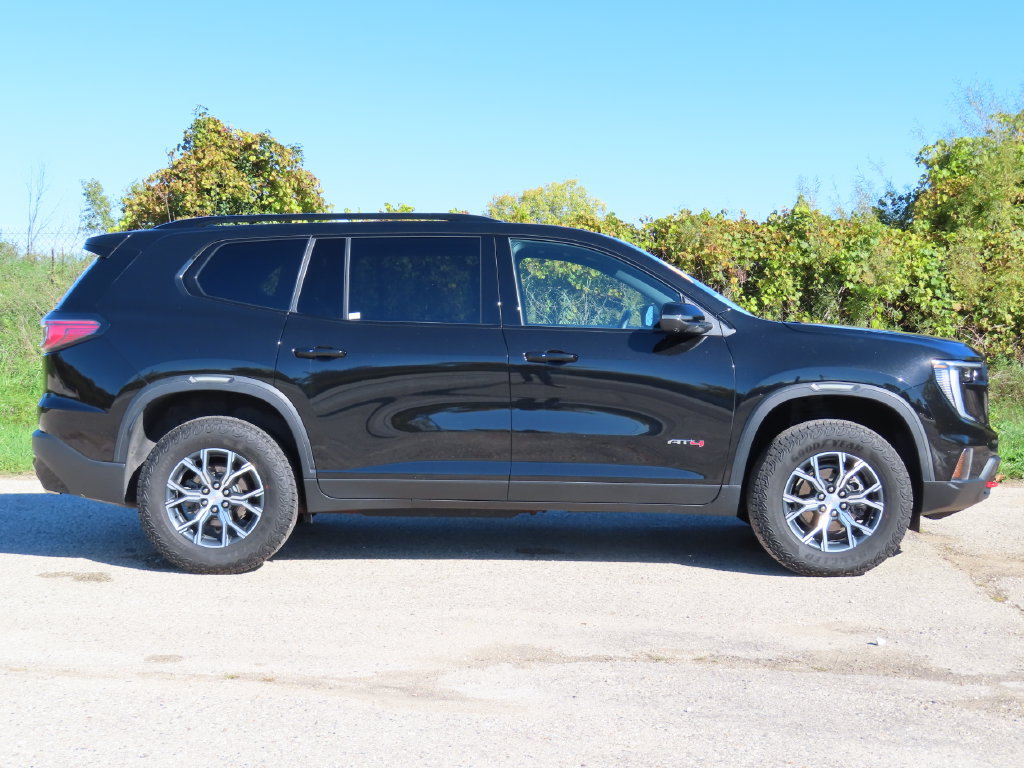 Used 2025 GMC Acadia AT4 w/ Luxury Package AWD/4WD image 2