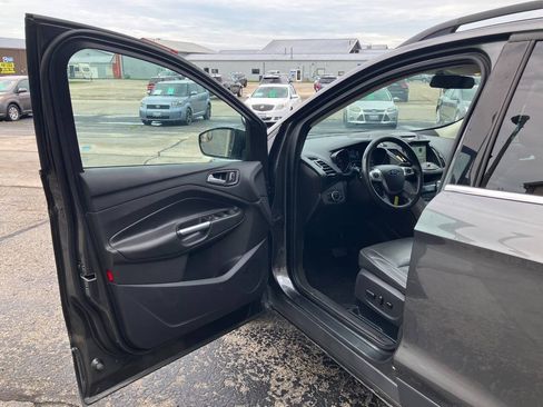 Used 2016 Ford Escape SE w/ SE Leather Comfort Package AWD/4WD image 9