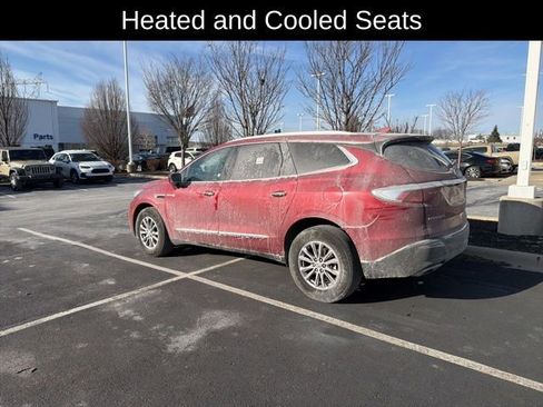Used 2024 Buick Enclave Premium image 4
