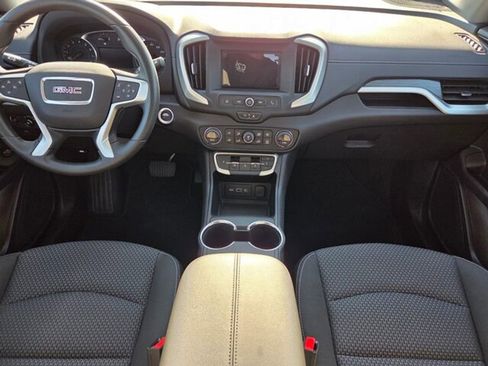 Used 2022 GMC Terrain SLE w/ Driver Convenience Package image 10