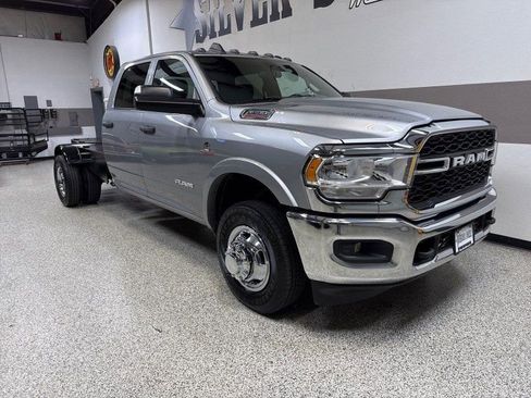 Used 2022 RAM 3500 Tradesman w/ Chrome Appearance Group AWD/4WD image 26