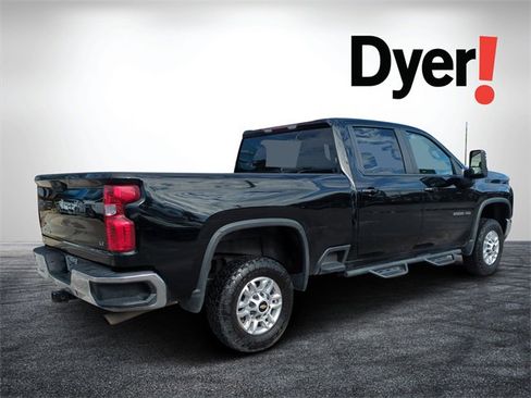 Used 2022 Chevrolet Silverado 2500 LT w/ Convenience Package image 3