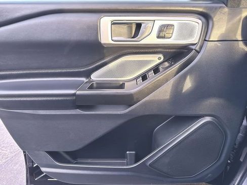 Used 2020 Ford Explorer Platinum w/ Premium Technology Package image 23
