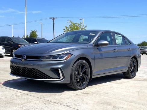 New 2025 Volkswagen Jetta SE image 3