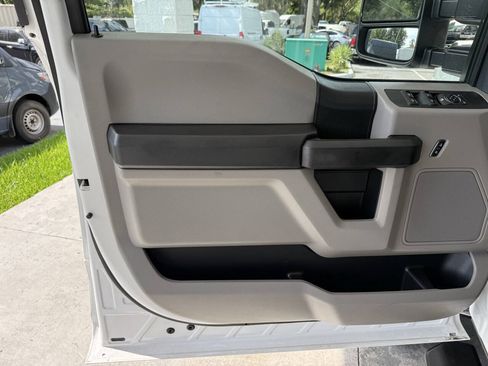 Used 2019 Ford F250 XL w/ Power Equipment Group AWD/4WD image 6