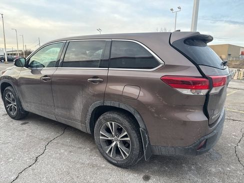 Used 2018 Toyota Highlander Plus image 12