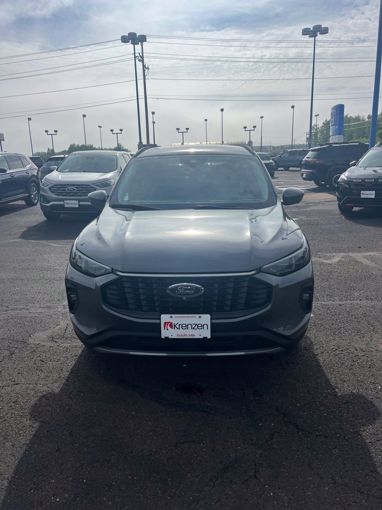 Used 2024 Ford Escape Platinum AWD/4WD image 2