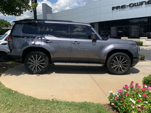 Used 2026 Lexus GX 550 w/ Cold Area Package AWD/4WD image 19