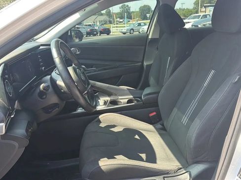 Used 2021 Hyundai Elantra SEL w/ Convenience Package FWD image 8
