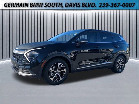 Used 2025 Kia Sportage EX image 1