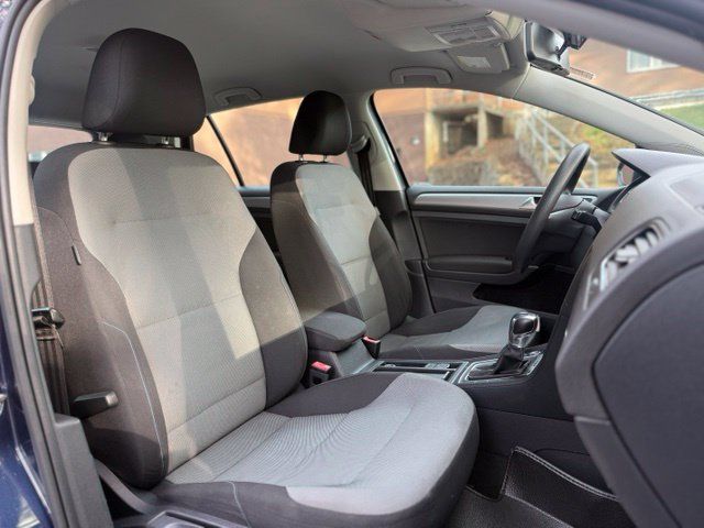 Used 2016 Volkswagen e-Golf SE w/ DC Fast Charging Package FWD image 14