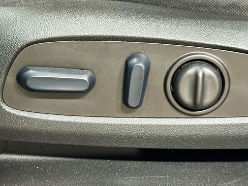 Used 2023 Chevrolet Equinox LT image 24