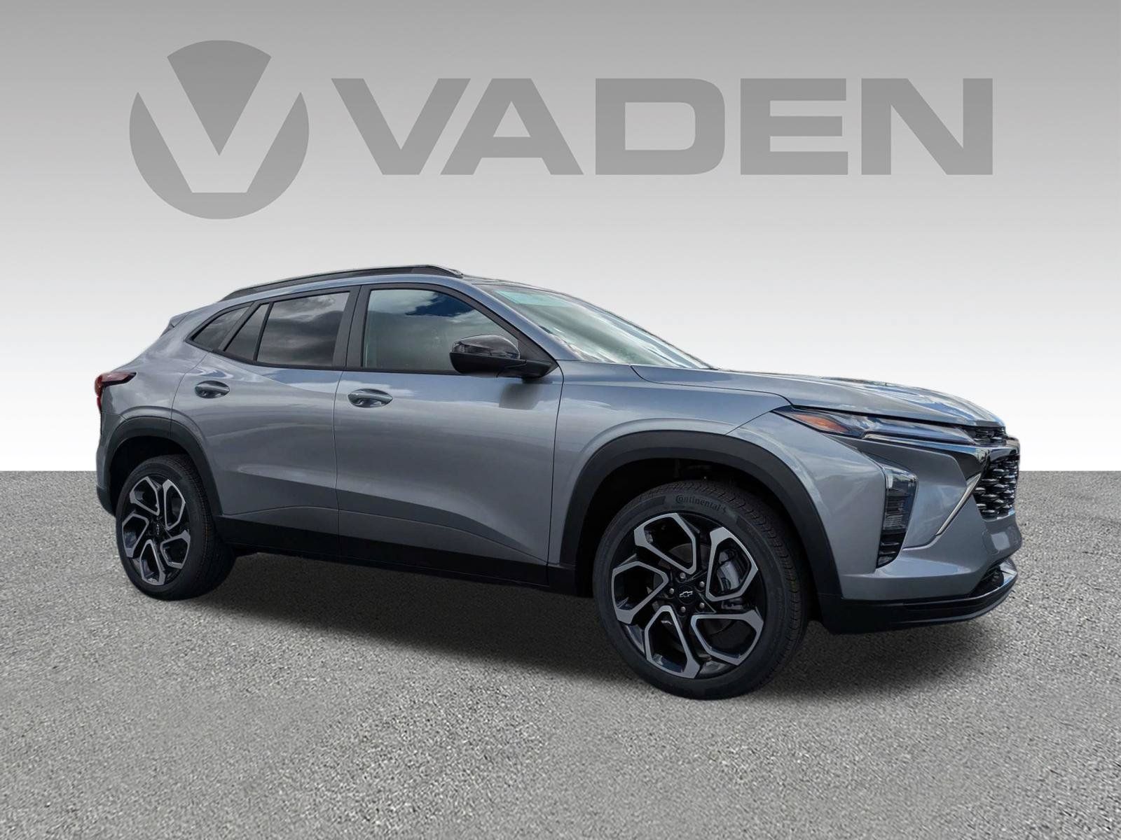 New 2026 Chevrolet Trax RS w/ Sunroof Package FWD image 3