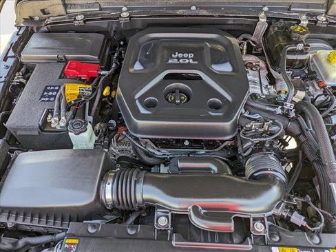 Used 2022 Jeep Wrangler Unlimited Sahara image 23