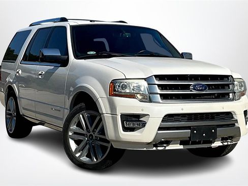 Used 2016 Ford Expedition Platinum image 3