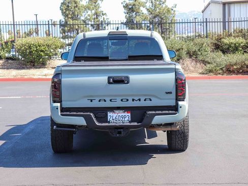 Used 2022 Toyota Tacoma TRD Sport w/ TRD Premium Sport Package AWD/4WD image 6