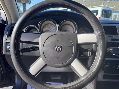 Used 2010 Dodge Charger SXT image 25