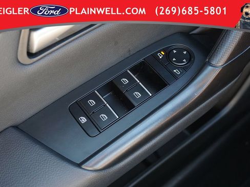 Used 2025 MAZDA CX-50 AWD 2.5 Hybrid w/ Premium Pkg image 32