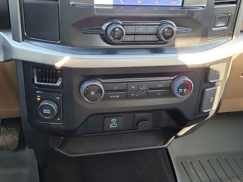 Used 2022 Ford F150 XLT image 17