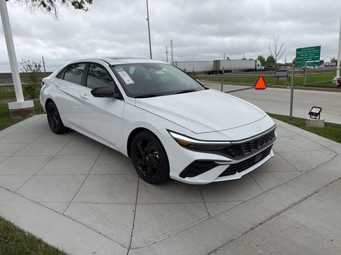 New 2026 Hyundai Elantra SEL Sport FWD image 7