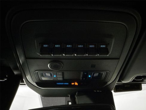 Used 2024 Ford Bronco Badlands image 6