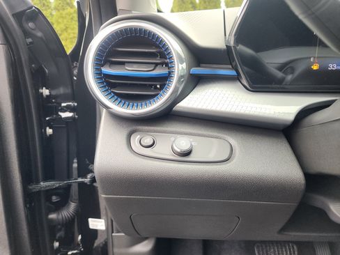 New 2026 Chevrolet Trax LT image 26