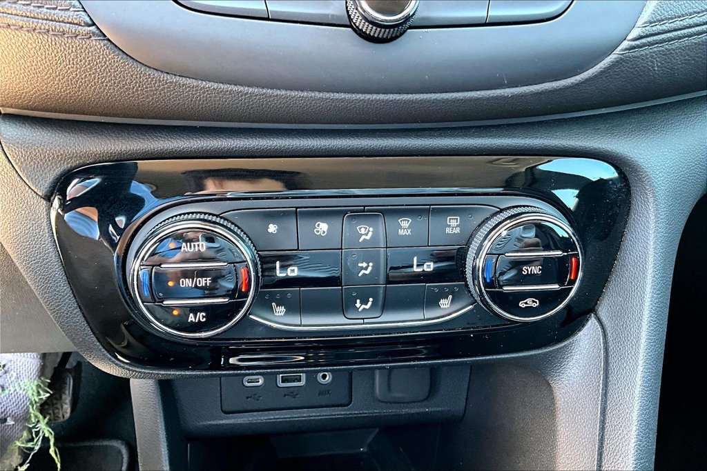 Used 2022 Buick Encore GX Select w/ Sport Touring Package FWD image 24