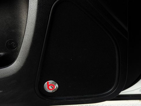 Used 2018 Chrysler 300 S w/ 300S Premium Group image 21