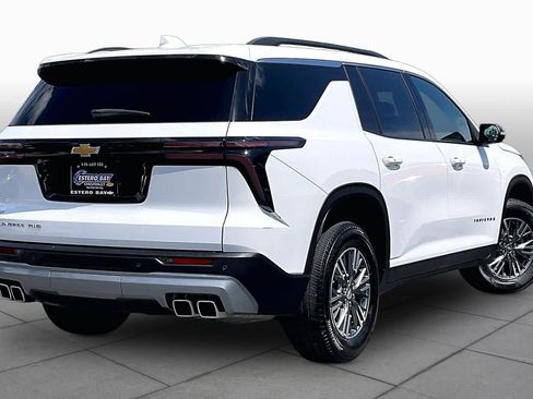 Used 2025 Chevrolet Traverse LT AWD/4WD image 13