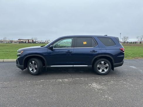 Used 2025 Honda Pilot EX-L image 7