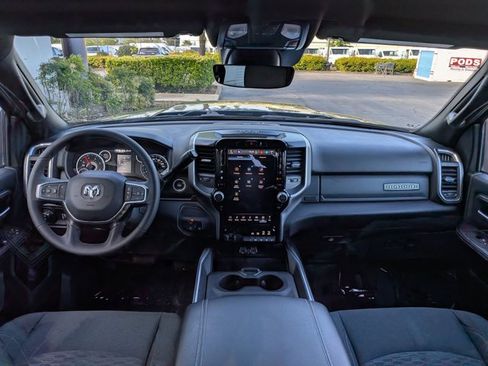 Used 2025 RAM 3500 Big Horn AWD/4WD image 17