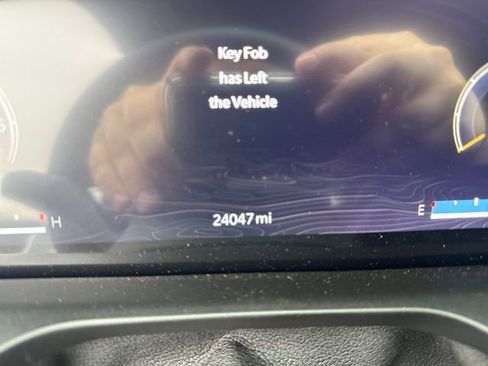 Used 2023 Jeep Grand Cherokee Limited w/ Luxury Tech Group II image 19