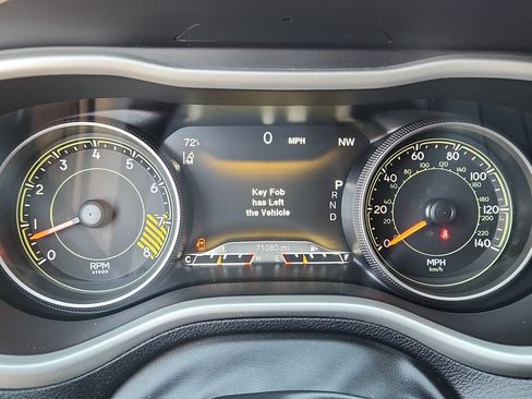 Used 2017 Jeep Cherokee Overland w/ Technology Group AWD/4WD image 14