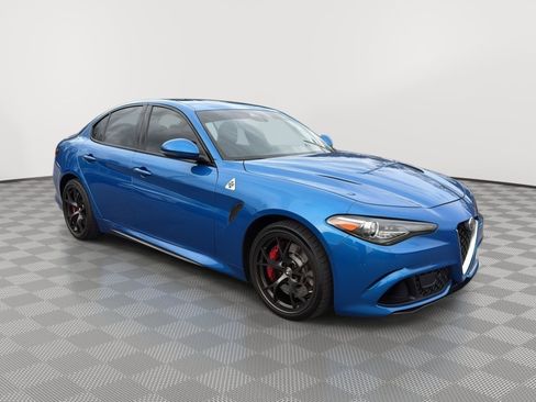 Used 2018 Alfa Romeo Giulia Quadrifoglio w/ Driver Assist Dynamic Package image 4
