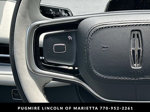 New 2026 Lincoln Navigator Reserve AWD/4WD image 28