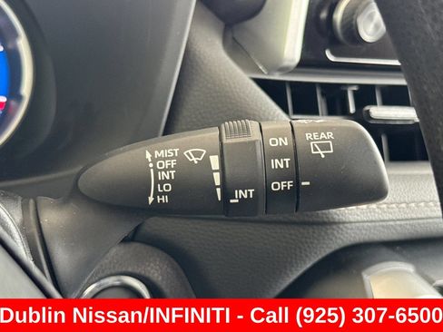 Used 2025 Toyota RAV4 XLE AWD/4WD image 40