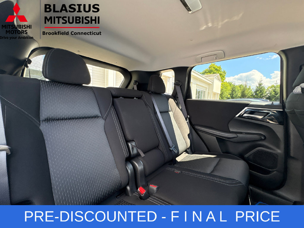 Used 2025 Mitsubishi Outlander ES AWD/4WD image 44
