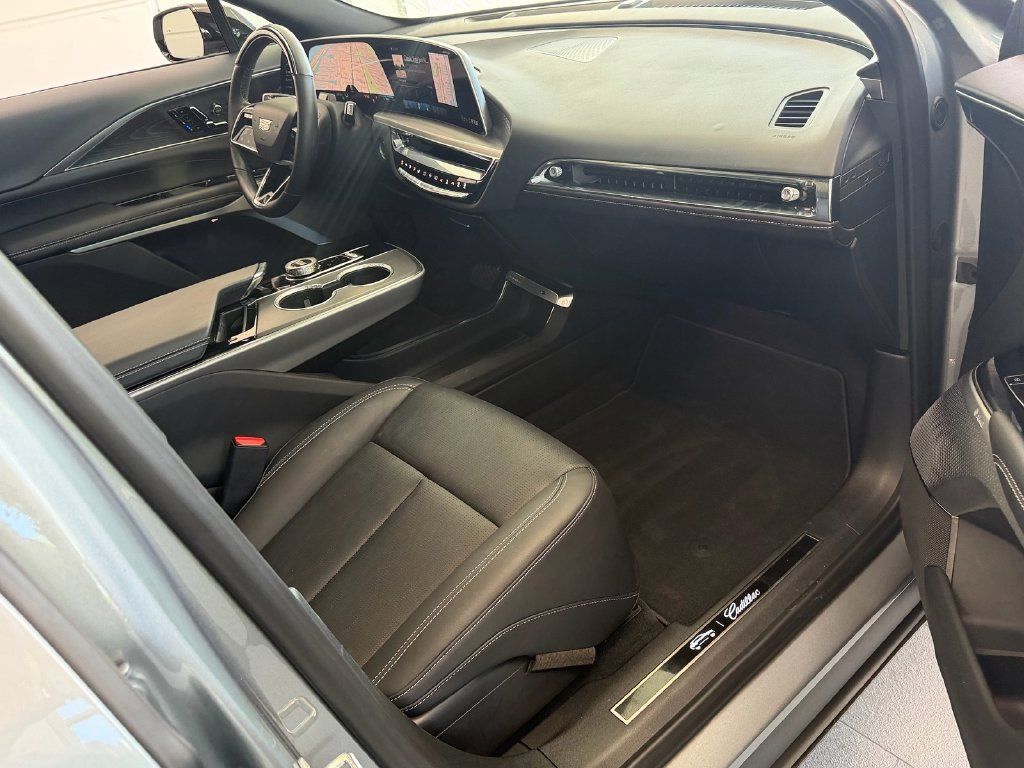 Used 2025 Cadillac Lyriq Sport w/ LPO, Floor Liner Package AWD/4WD image 18