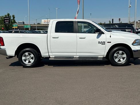 Used 2019 RAM 1500 Classic SLT w/ Luxury Group AWD/4WD image 3