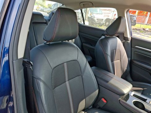 Used 2024 Nissan Altima 2.5 SR FWD image 13