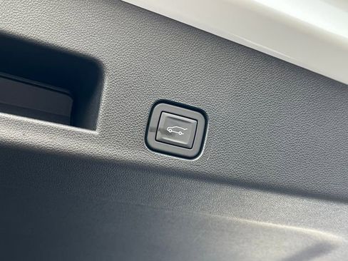 New 2026 Chevrolet Traverse RS image 43