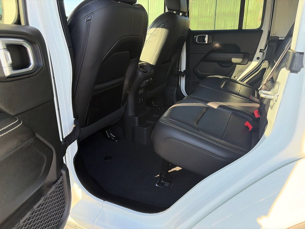 Used 2021 Jeep Wrangler Unlimited Sahara w/ Uconnect 4C Nav & Sound Group AWD/4WD image 10