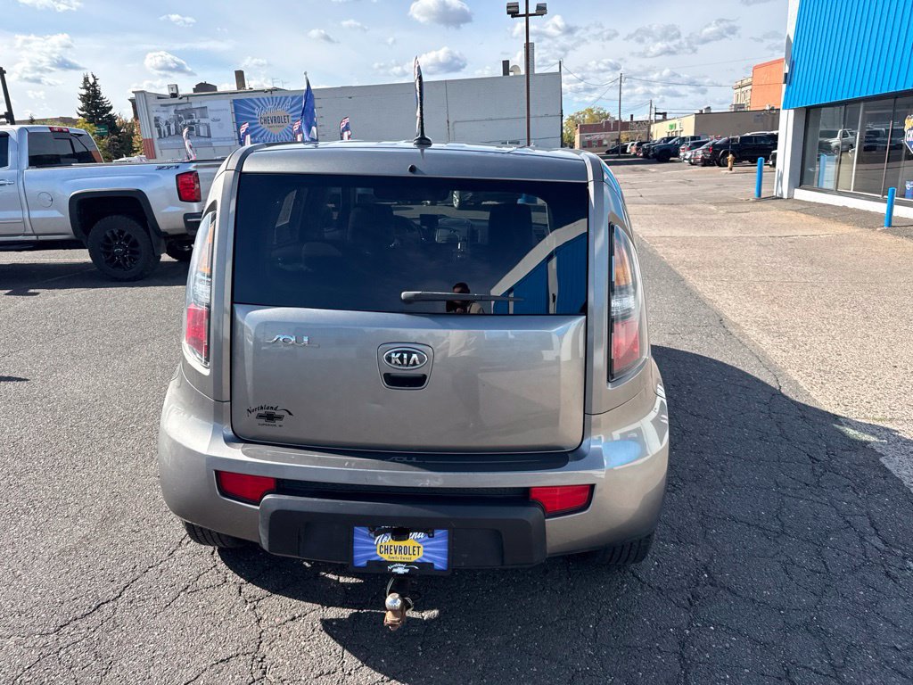 Used 2010 Kia Soul + FWD image 12