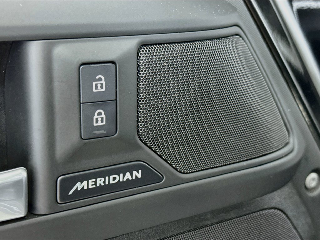 Used 2025 Land Rover Defender 110 S AWD/4WD image 19