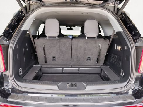 Used 2024 Ford Explorer XLT w/ Equipment Group 202A AWD/4WD image 16