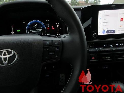 Certified 2025 Toyota Camry SE w/ Convenience Package image 16