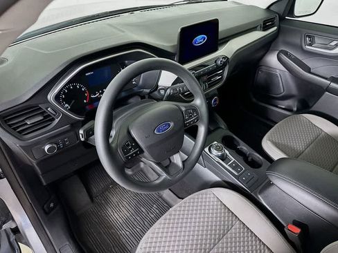 Certified 2022 Ford Escape SE image 2